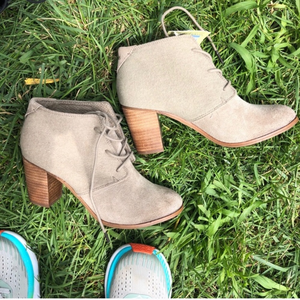 Toms Booties Sz 9